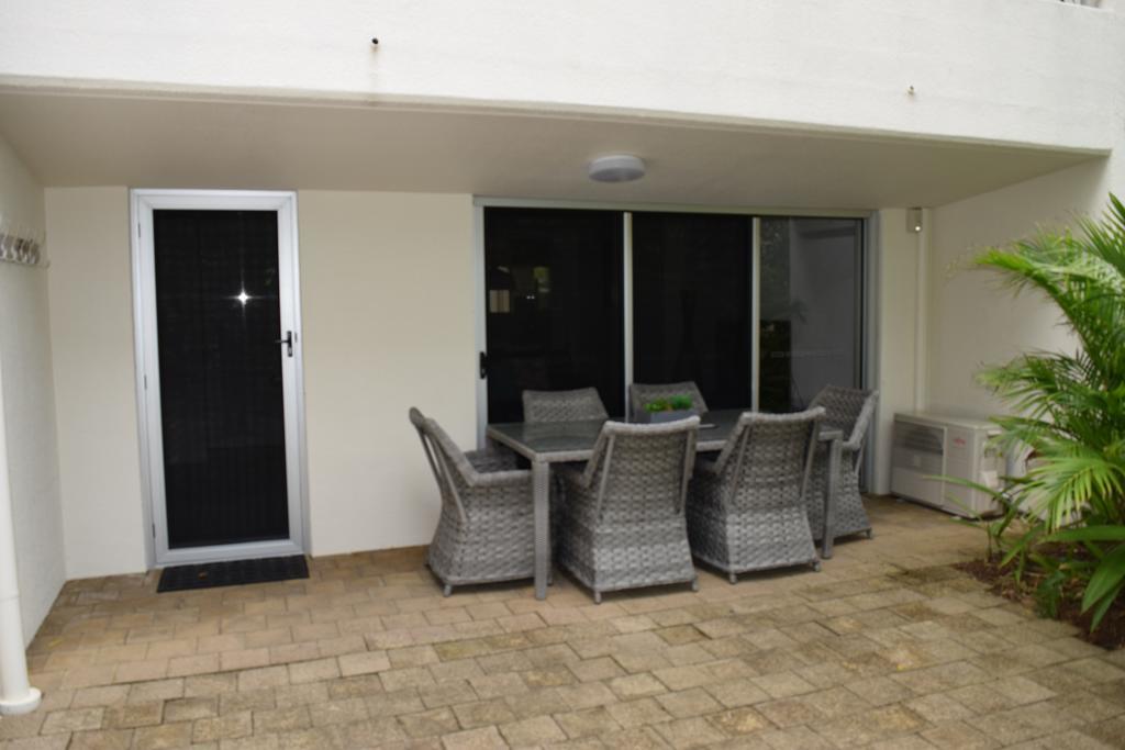 Raintrees Moffat Beach Калундра Екстериор снимка