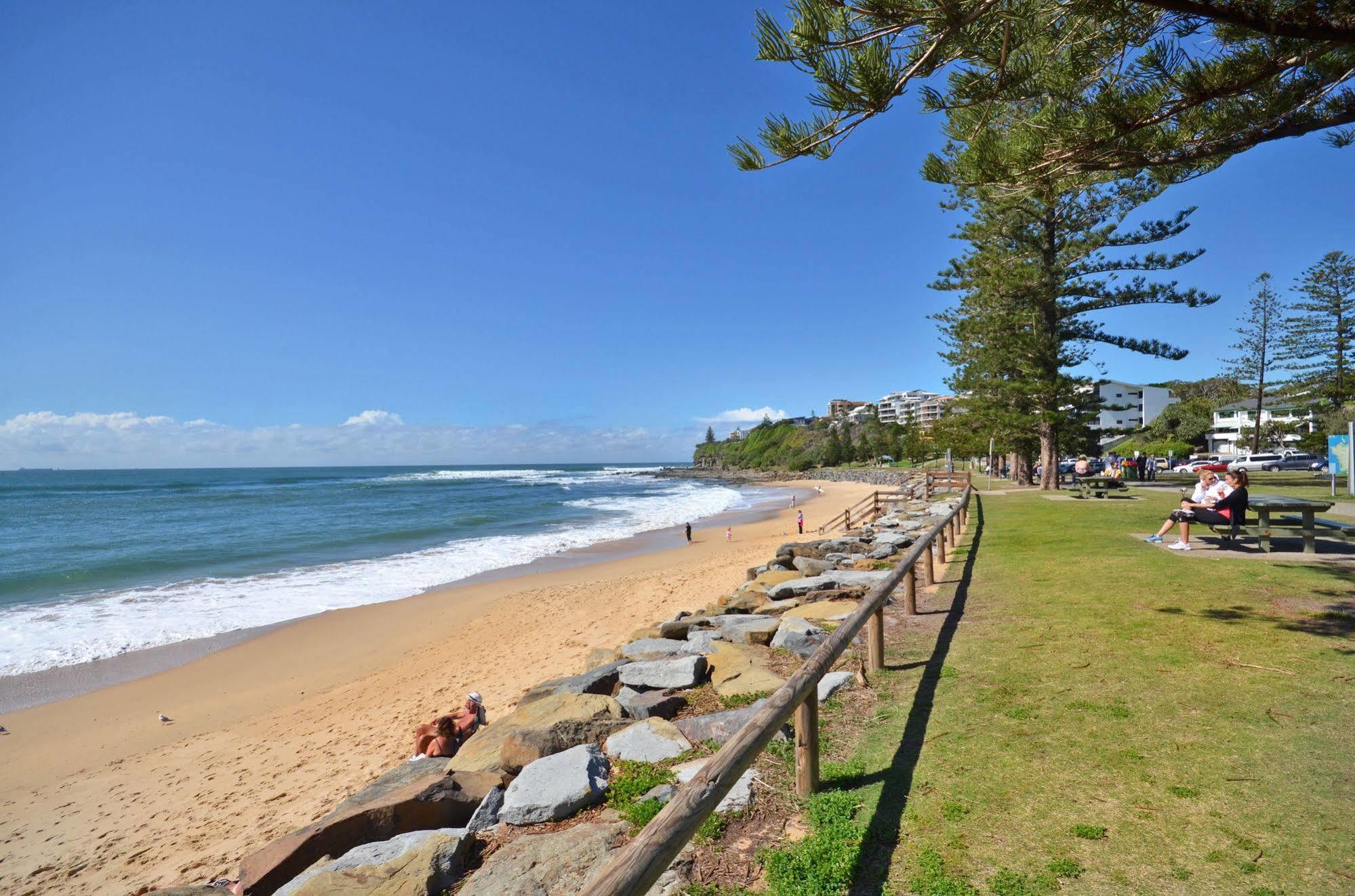 Raintrees Moffat Beach Калундра Екстериор снимка