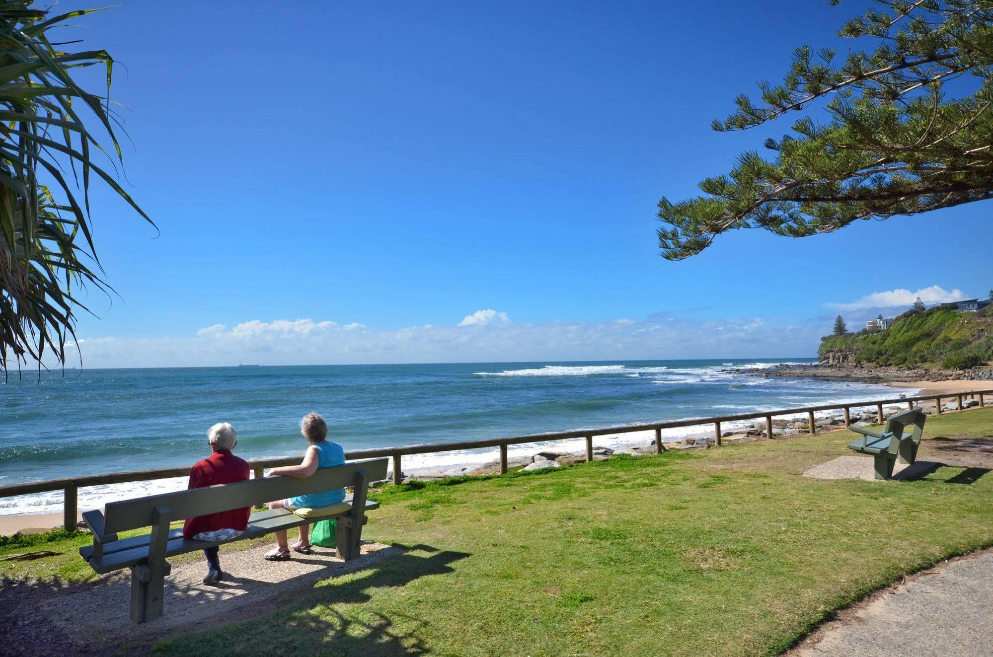 Raintrees Moffat Beach Калундра Екстериор снимка
